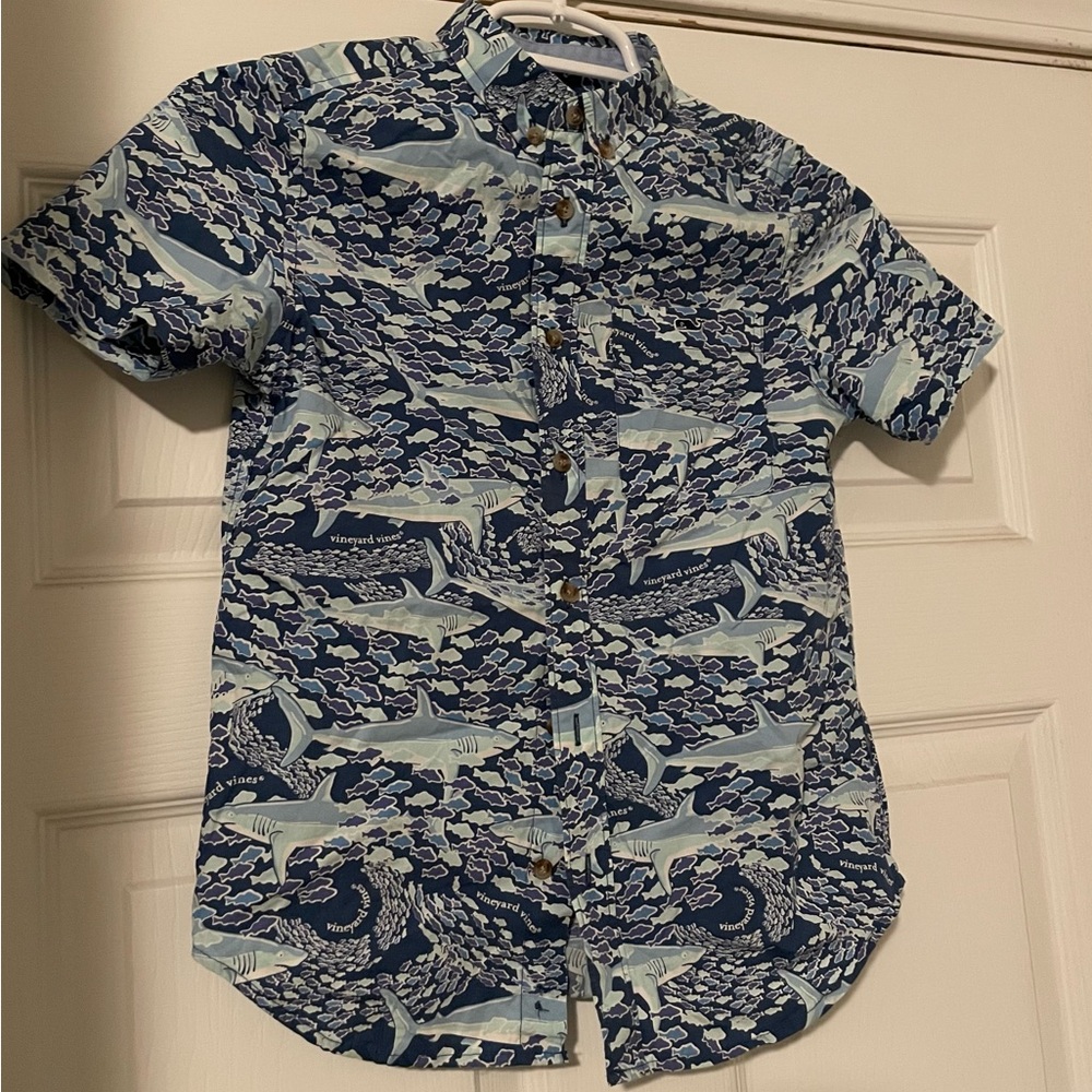 Vineyard Vines boys Button-up top Size S (6/7) Gently Used Condition